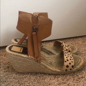 Dolce vita sandals